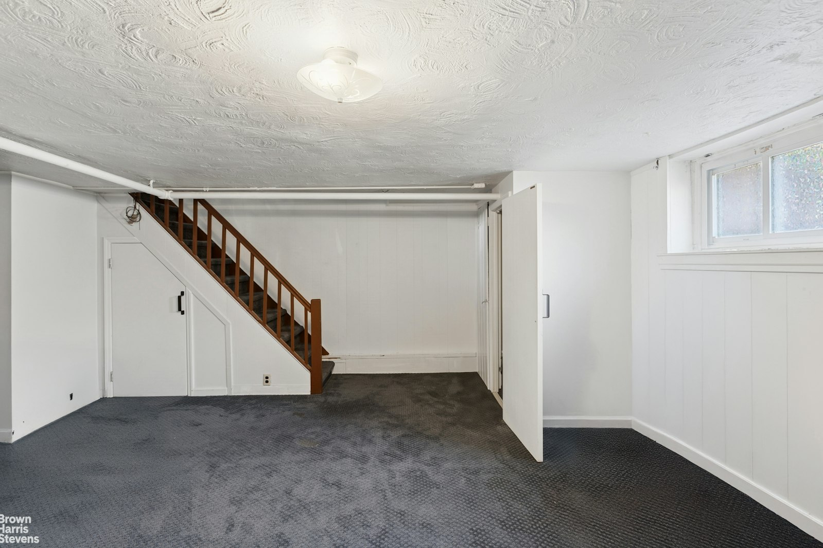 31-28 56th Street Maspeth Queens NY 11377