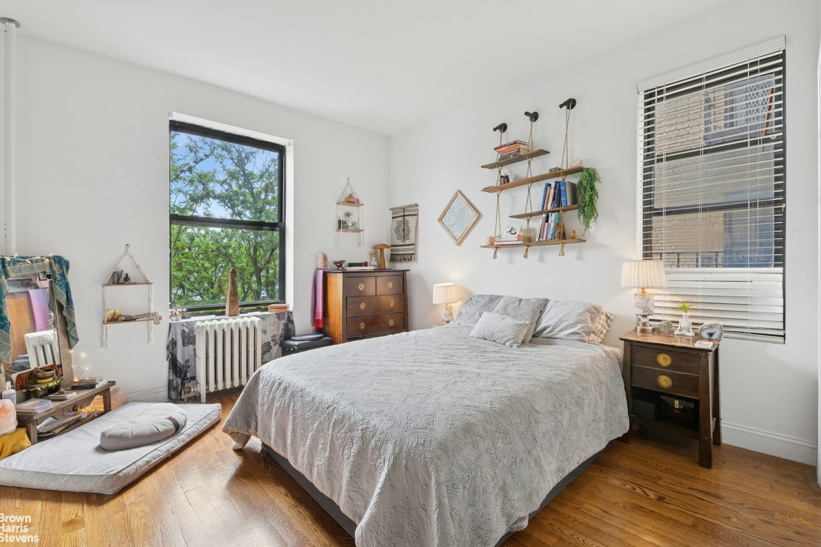 61-09 39th Avenue Woodside Queens NY 11377