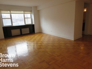 301 East 66th Street 5C, Upper East Side, NYC - 1 Bedrooms  
1 Bathrooms  
3 Rooms - 