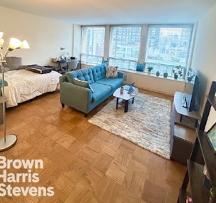Rental Property at 300 East 33rd Street 15G, Kips Bay, NYC - Bathrooms: 1 
Rooms: 2  - $3,200 MO.