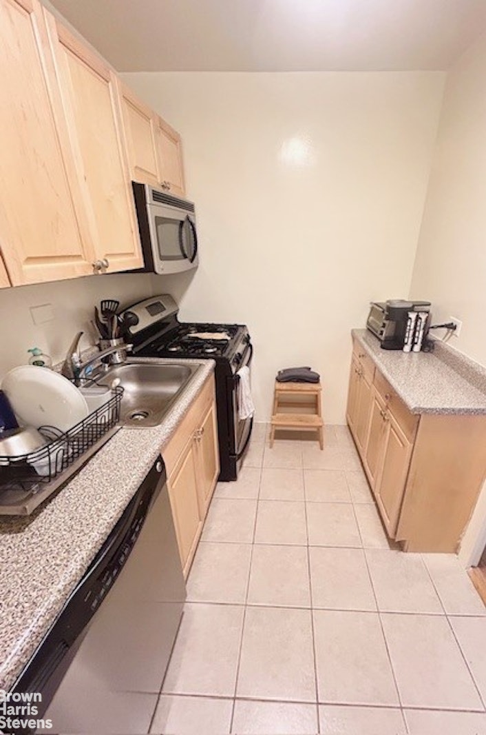 300 East 33rd Street 15G Kips Bay New York NY 10016