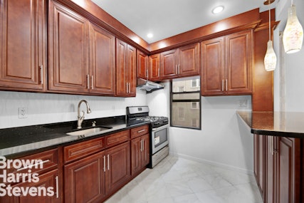 Property for Sale at 828 Gerard Avenue 2G, Concourse, New York - Bedrooms: 1 
Bathrooms: 1 
Rooms: 3  - $235,000