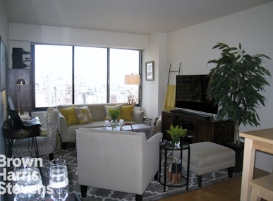 Rental Property at 200 East 61st Street 21C, Upper East Side, NYC - Bedrooms: 1 
Bathrooms: 1 
Rooms: 3  - $4,300 MO.