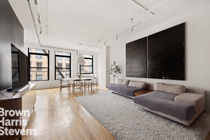 460 West Broadway 4S, Soho, NYC - 2 Bedrooms  
1 Bathrooms  
4.5 Rooms - 