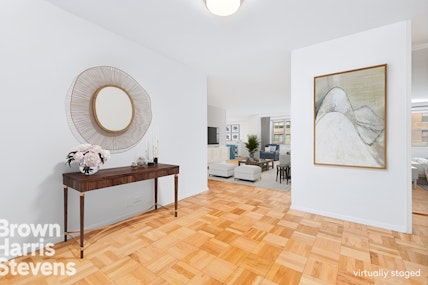 Rental Property at 300 East 40th Street 4B, Murray Hill, NYC - Bedrooms: 2 
Bathrooms: 2 
Rooms: 4.5 - $6,400 MO.