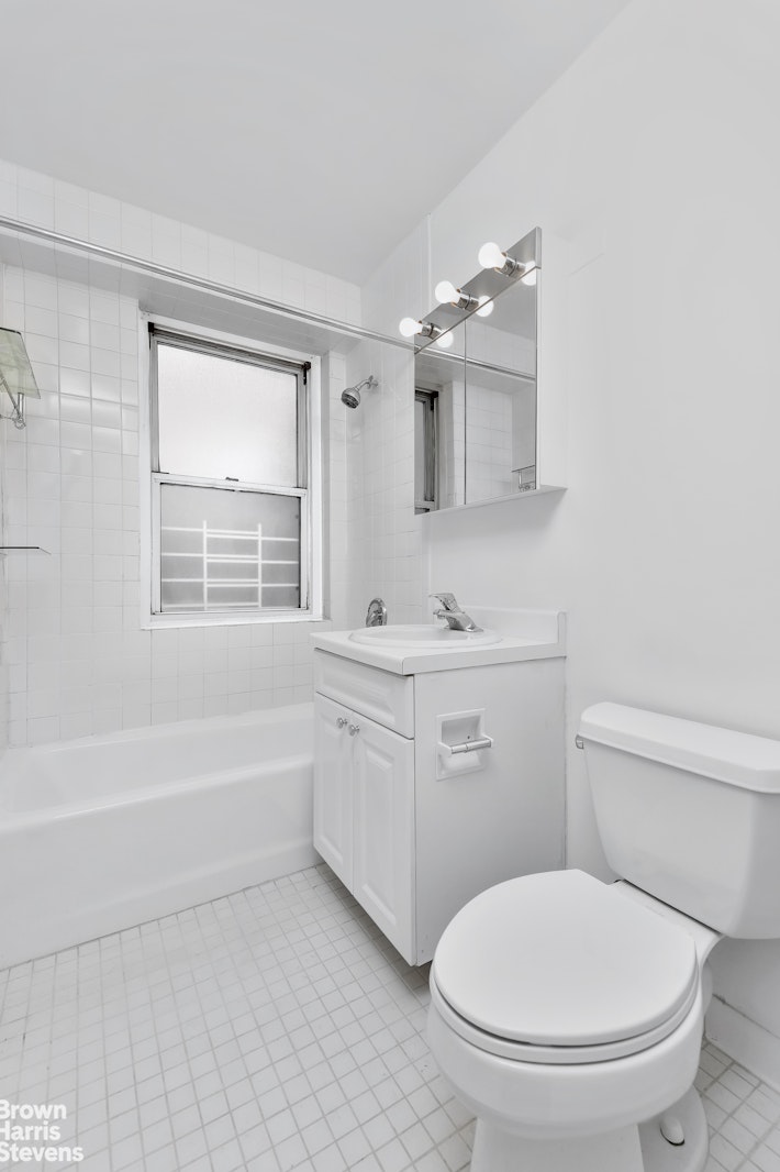 300 East 40th Street 4B Murray Hill New York NY 10016