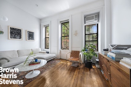 39 Charles Street Parlor, West Village, NYC - 1 Bedrooms  
1 Bathrooms  
3 Rooms - 