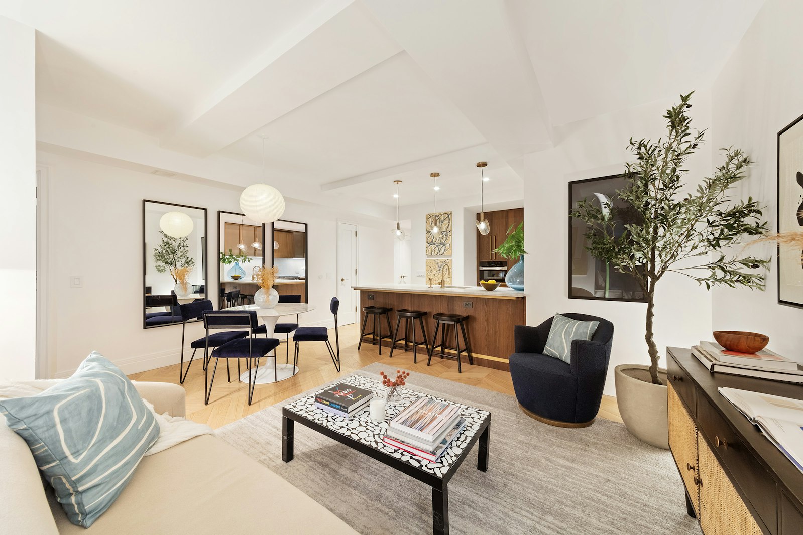 Photo 1 of 393 West End Avenue 7F, Upper West Side, NYC, $1,585,000, Web #: 23459340
