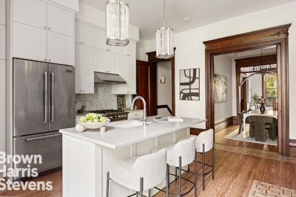221 West 113th Street, Upper Manhattan, NYC - 5 Bedrooms  
4 Bathrooms  
10 Rooms - 