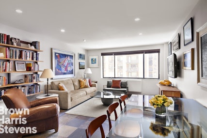 211 West 71st Street 5C, Upper West Side, NYC - 1 Bedrooms  
1 Bathrooms  
3.5 Rooms - 