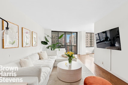 Rental Property at 5 East 22nd Street 12J, Flatiron, NYC - Bedrooms: 2 
Bathrooms: 2 
Rooms: 4.5 - $10,995 MO.