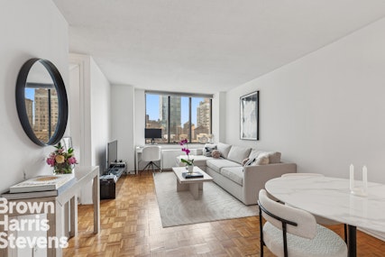 Rental Property at 5 East 22nd Street 20A, Flatiron, NYC - Bedrooms: 1 
Bathrooms: 1 
Rooms: 3  - $5,800 MO.