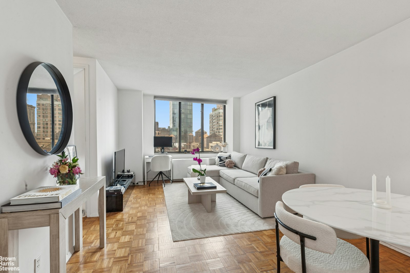 Photo 1 of 5 East 22nd Street 20A, Flatiron, NYC, $5,800, Web #: 23461148