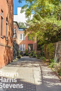 Property for Sale at 7 Sylvan Court, Upper Manhattan, NYC - Bedrooms: 3 
Bathrooms: 1 
Rooms: 5  - $1,850,000