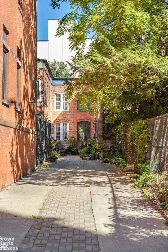 Photo 1 of 7 Sylvan Court, East Harlem, NYC, $1,850,000, Web #: 23462439