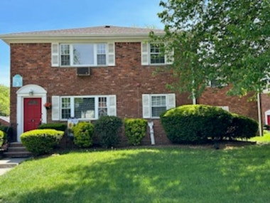 Rental Property at 15B Atherton Court, Wayne, New Jersey - Bedrooms: 1 
Bathrooms: 1 
Rooms: 5  - $2,200 MO.