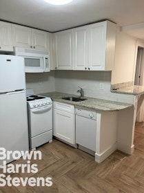630 East 9th Street Bw, East Village, NYC - 2 Bedrooms  
1 Bathrooms  
4 Rooms - 