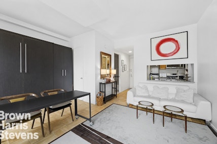 Property for Sale at 236 East 47th Street 8D, Midtown East, NYC - Bathrooms: 1 
Rooms: 2  - $550,000