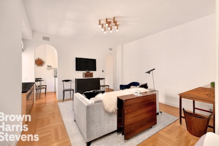 Property for Sale at 165 West 20th Street 6F, Chelsea, NYC - Bathrooms: 1 
Rooms: 3  - $730,000