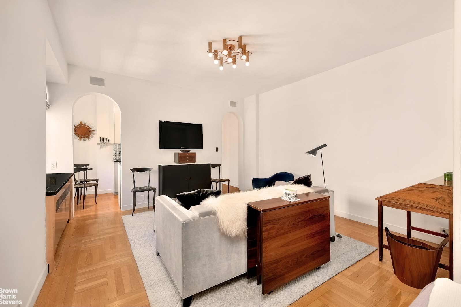 Photo 1 of 165 West 20th Street 6F, Chelsea, NYC, $730,000, Web #: 23466999