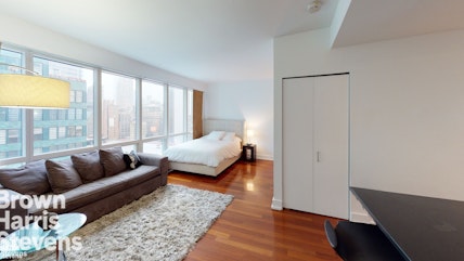 350 West 42nd Street 20I, Midtown West, NYC - 1 Bathrooms  
3 Rooms - 