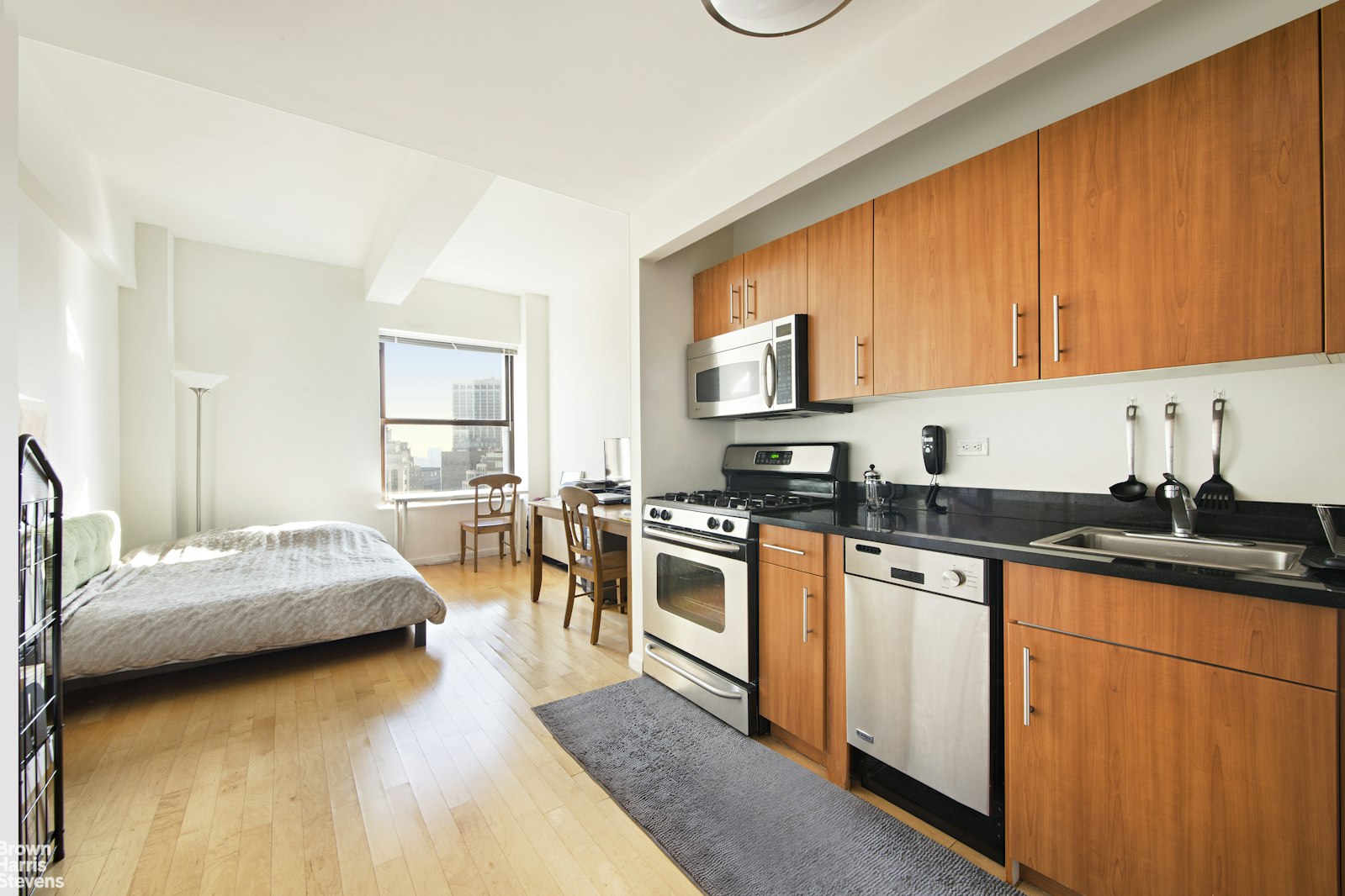 Photo 1 of 20 West Street 40F, Financial District, NYC, $3,400, Web #: 23470796
