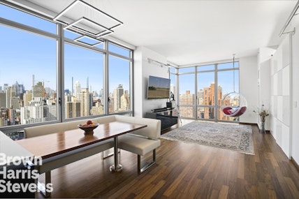 333 East 91st Street 30C, Upper East Side, NYC - 3 Bedrooms  
3.5 Bathrooms  
6 Rooms - 