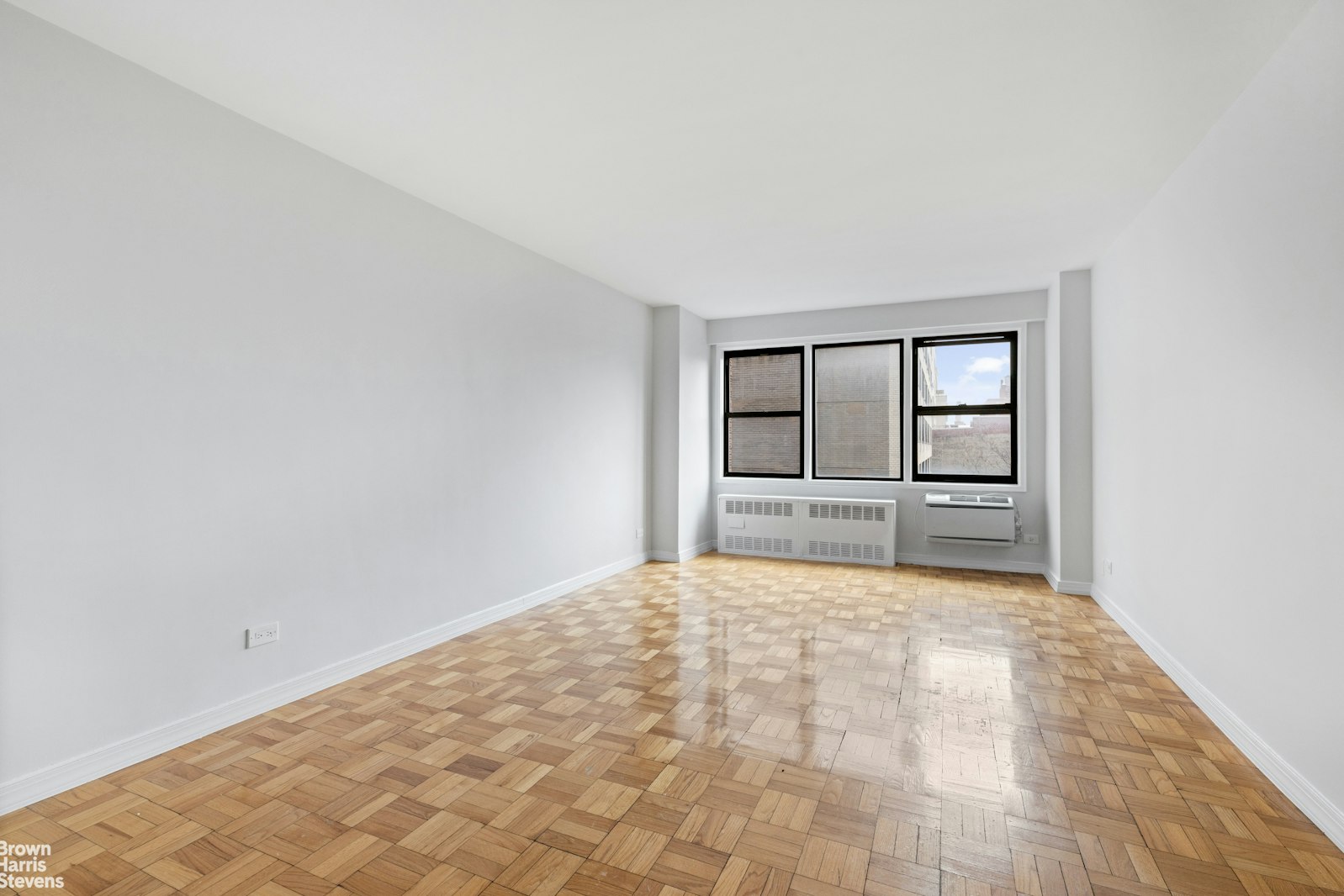 Photo 1 of 200 East 15th Street 8B, Gramercy Park, NYC, $3,650, Web #: 23471345