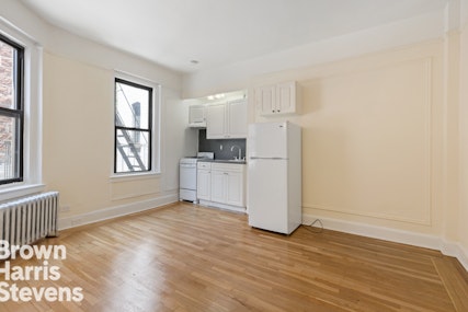 Rental Property at 245 West 75th Street 6E, Upper West Side, NYC - Bathrooms: 1 
Rooms: 2  - $2,350 MO.
