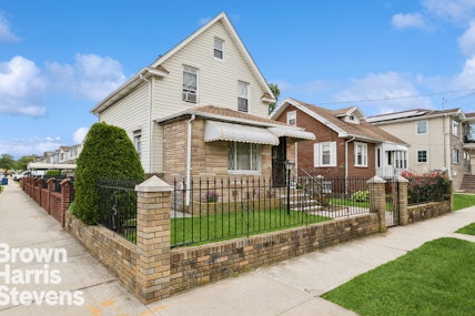 166 -18 120th Avenue, Jamaica, Queens, NY - 3 Bedrooms  
1.5 Bathrooms  
8 Rooms - 