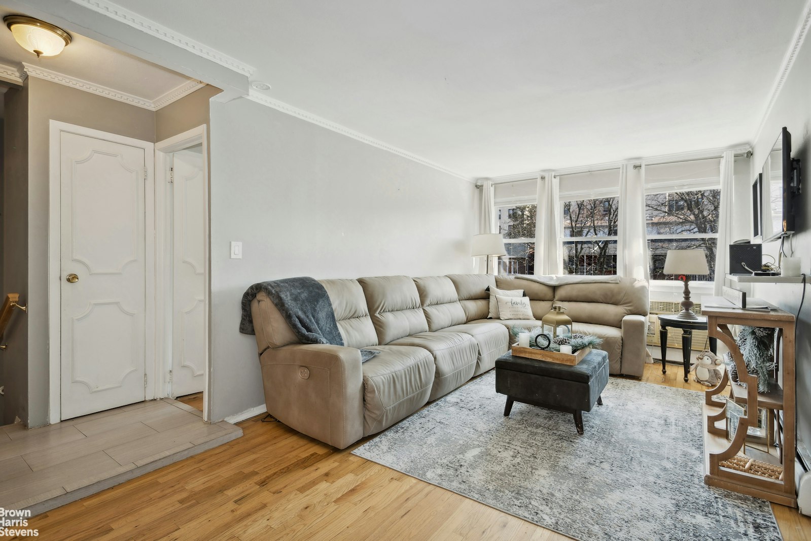 Photo 1 of 9450 Ridge Boulevard 3, Fort Hamilton, Brooklyn, NY, $3,700, Web #: 23477773