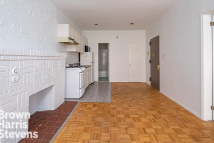 138 East 34th Street 3R, Midtown East, NYC - 1 Bedrooms  
1 Bathrooms  
3 Rooms - 