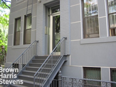 630 East 9th Street 2, East Village, NYC - 2 Bedrooms  
1 Bathrooms  
4 Rooms - 