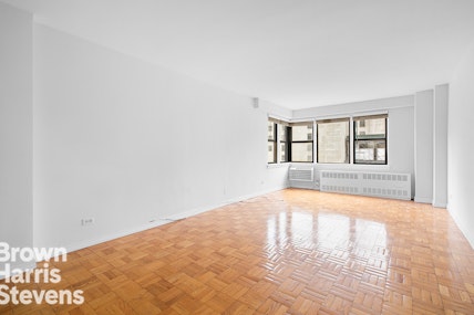 200 East 15th Street 8G, Gramercy Park, NYC - 1 Bedrooms  
1 Bathrooms  
3 Rooms - 