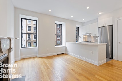 351 East 58th Street 3F, Midtown East, NYC - 1 Bedrooms  
1 Bathrooms  
3 Rooms - 