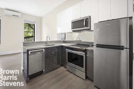 Rental Property at 203 West 22nd Street 2, Chelsea, NYC - Bedrooms: 1 
Bathrooms: 1 
Rooms: 3  - $4,950 MO.