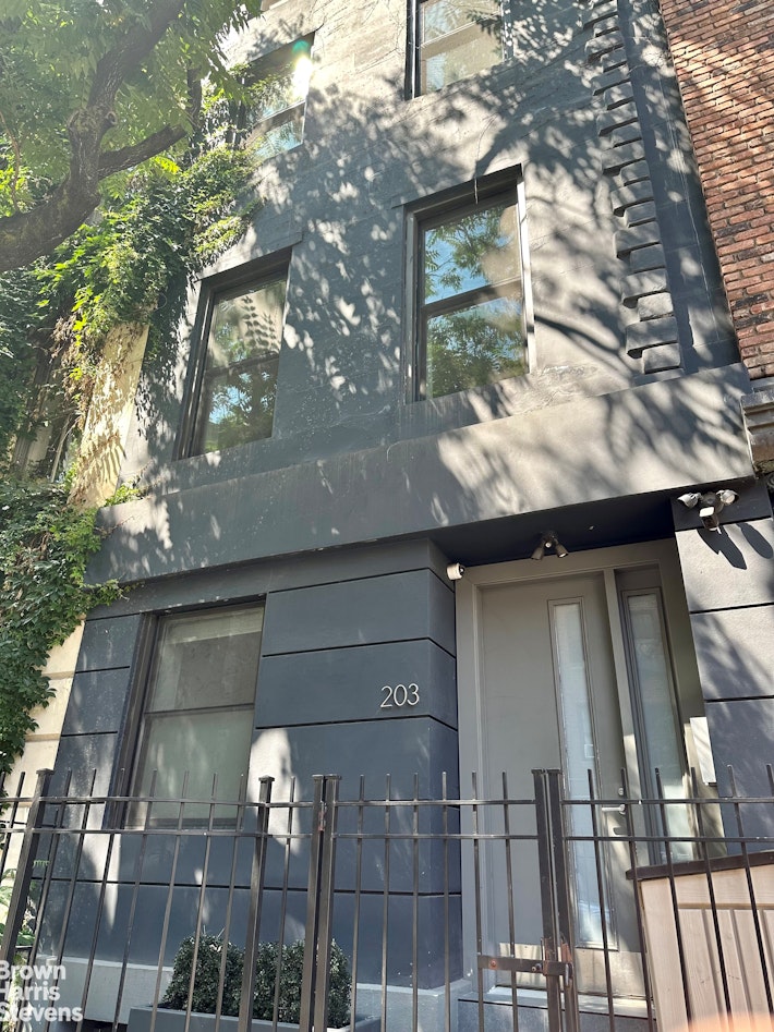 203 West 22nd Street Chelsea New York NY 10011