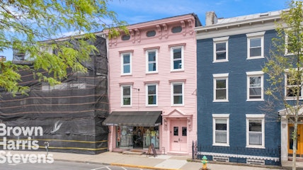 356 Warren Street, Hudson, New York - 3 Bedrooms  
3 Bathrooms  
10 Rooms - 