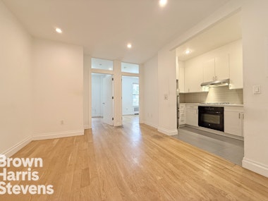 347 East 58th Street 3R, Midtown East, NYC - 2 Bedrooms  
1 Bathrooms  
4 Rooms - 