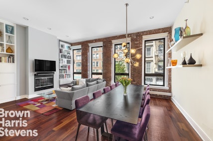 146 Chambers Street, Tribeca, NYC - 2 Bedrooms  
2.5 Bathrooms  
4 Rooms - 