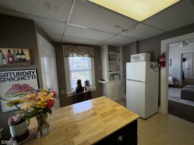 Rental Property at 14 Cottage Place 1, Montclair, New Jersey - Bedrooms: 1 
Bathrooms: 1 
Rooms: 3  - $1,750 MO.