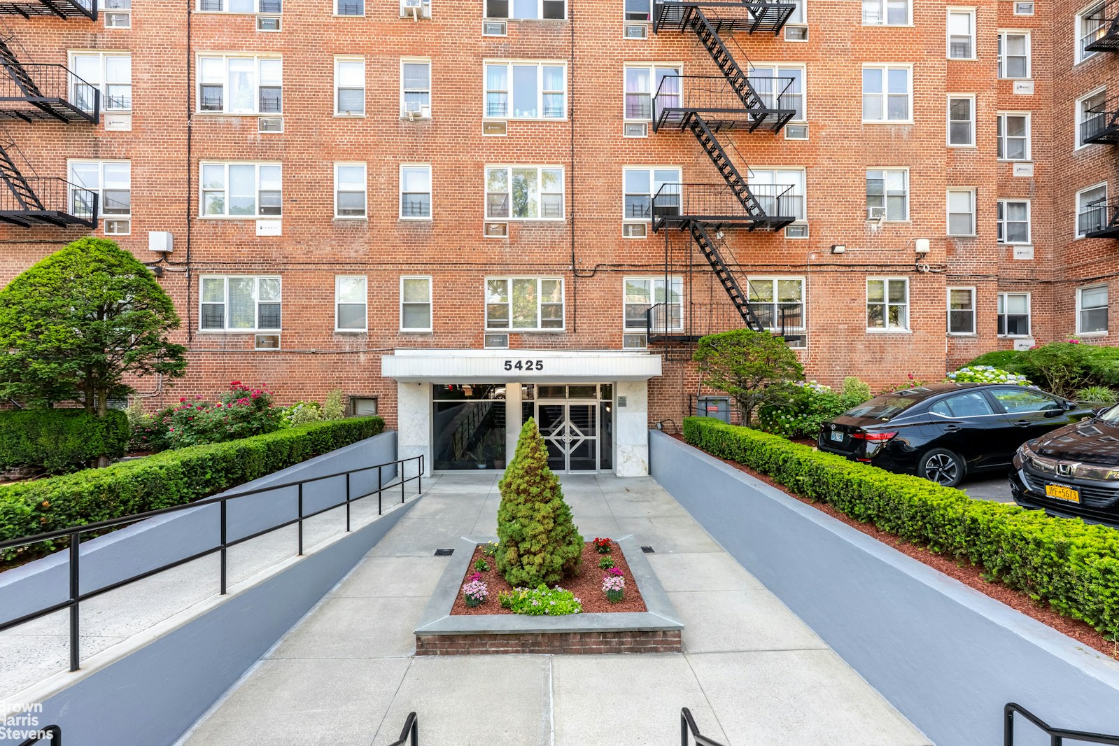 5425 Valles Avenue 5G North Riverdale Bronx NY 10471