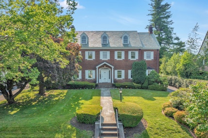 Property for Sale at 176 Forest Avenue, Glen Ridge, New Jersey - Bedrooms: 6 
Bathrooms: 3.5 
Rooms: 10  - $1,895,000
