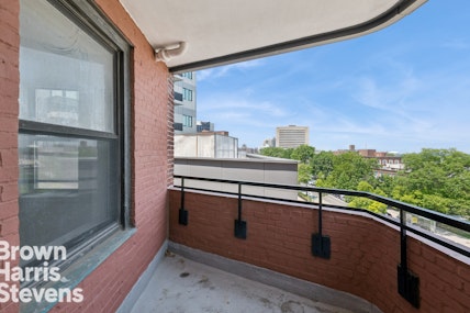 123-35 82nd Road 6Q, Kew Gardens, Queens, NY - 2 Bedrooms  
2 Bathrooms  
6.5 Rooms - 