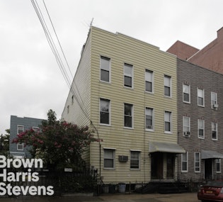 Property for Sale at 148 Conselyea Street, Williamsburg, Brooklyn, NY - Bedrooms: 10 
Bathrooms: 5 
Rooms: 25  - $2,500,000