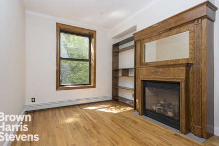 235 West 137th Street 2F, Upper Manhattan, NYC - 1 Bedrooms  
1 Bathrooms  
2.5 Rooms - 