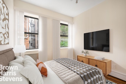 Rental Property at 713 East 9th Street 2A, East Village, NYC - Bedrooms: 3 
Bathrooms: 1 
Rooms: 5  - $5,350 MO.