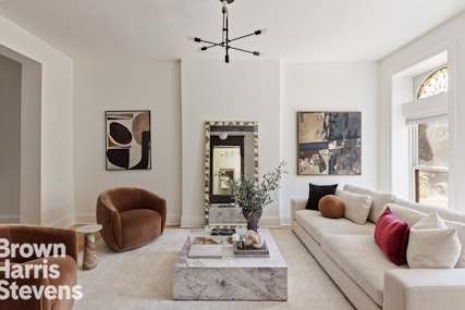 271 Decatur Street, Stuyvesant Heights, Brooklyn, NY - 6 Bedrooms  
3.5 Bathrooms  
11 Rooms - 