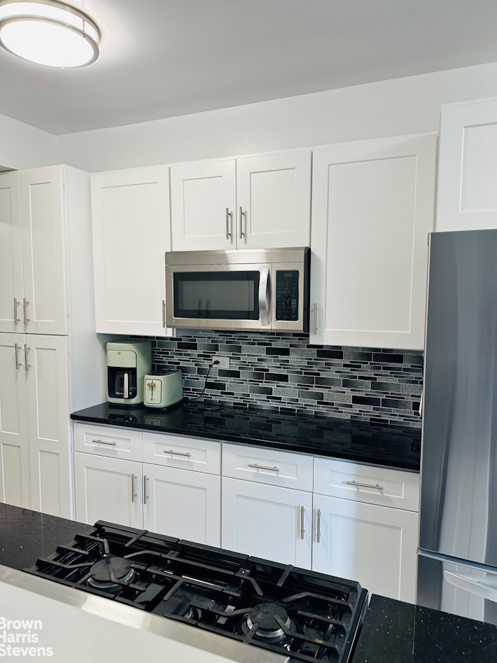 Photo 1 of 3103 Fairfield Avenue 4E, Spuyten Duyvil, New York, $3,200, Web #: 23506100
