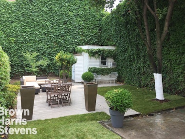 Rental Property at 9-09 43rd Avenue 1, Long Island City, Queens, NY - Bedrooms: 1 
Bathrooms: 1 
Rooms: 3  - $4,200 MO.